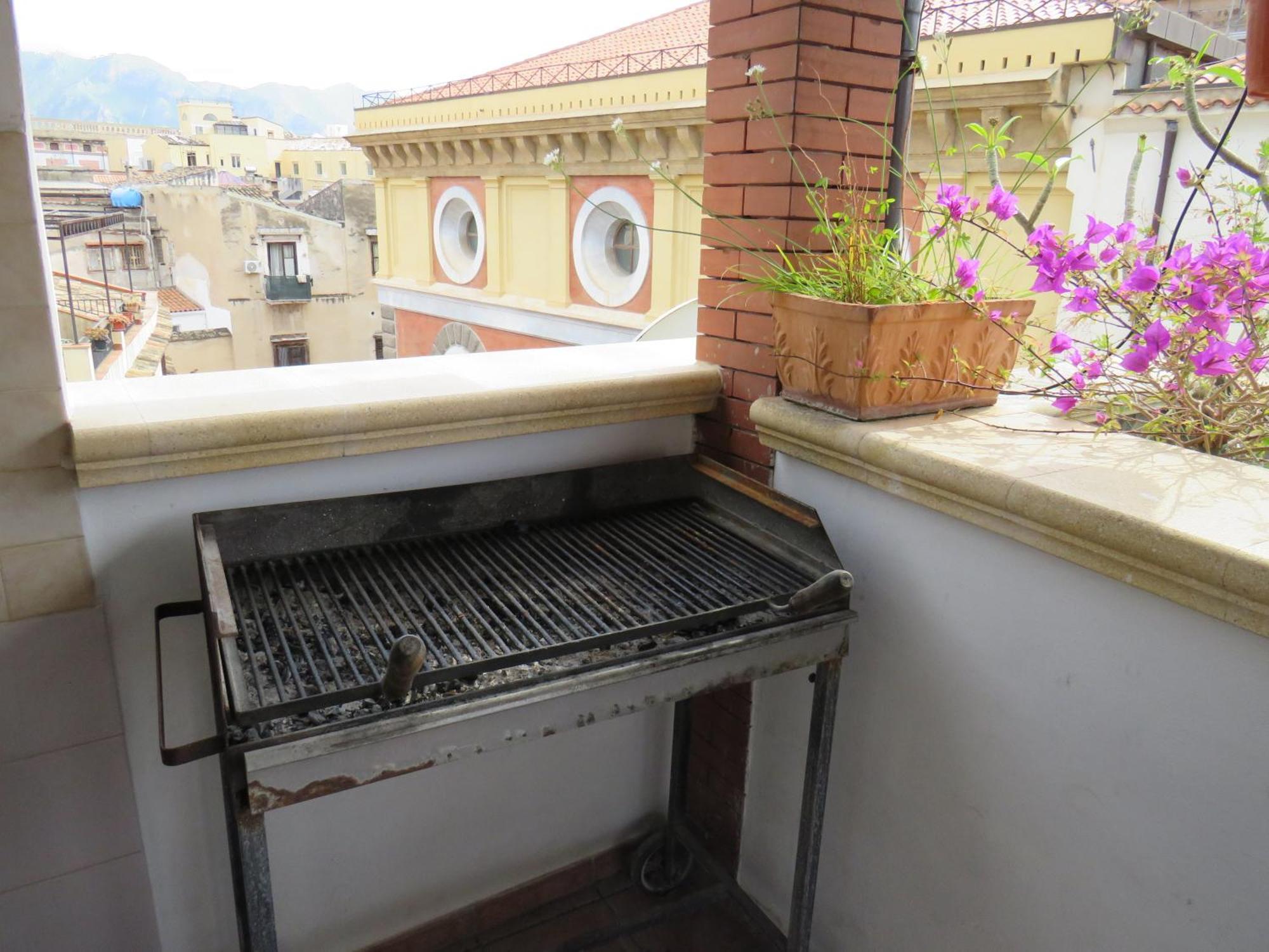 Awesome Terrace And In The Centre Palermo